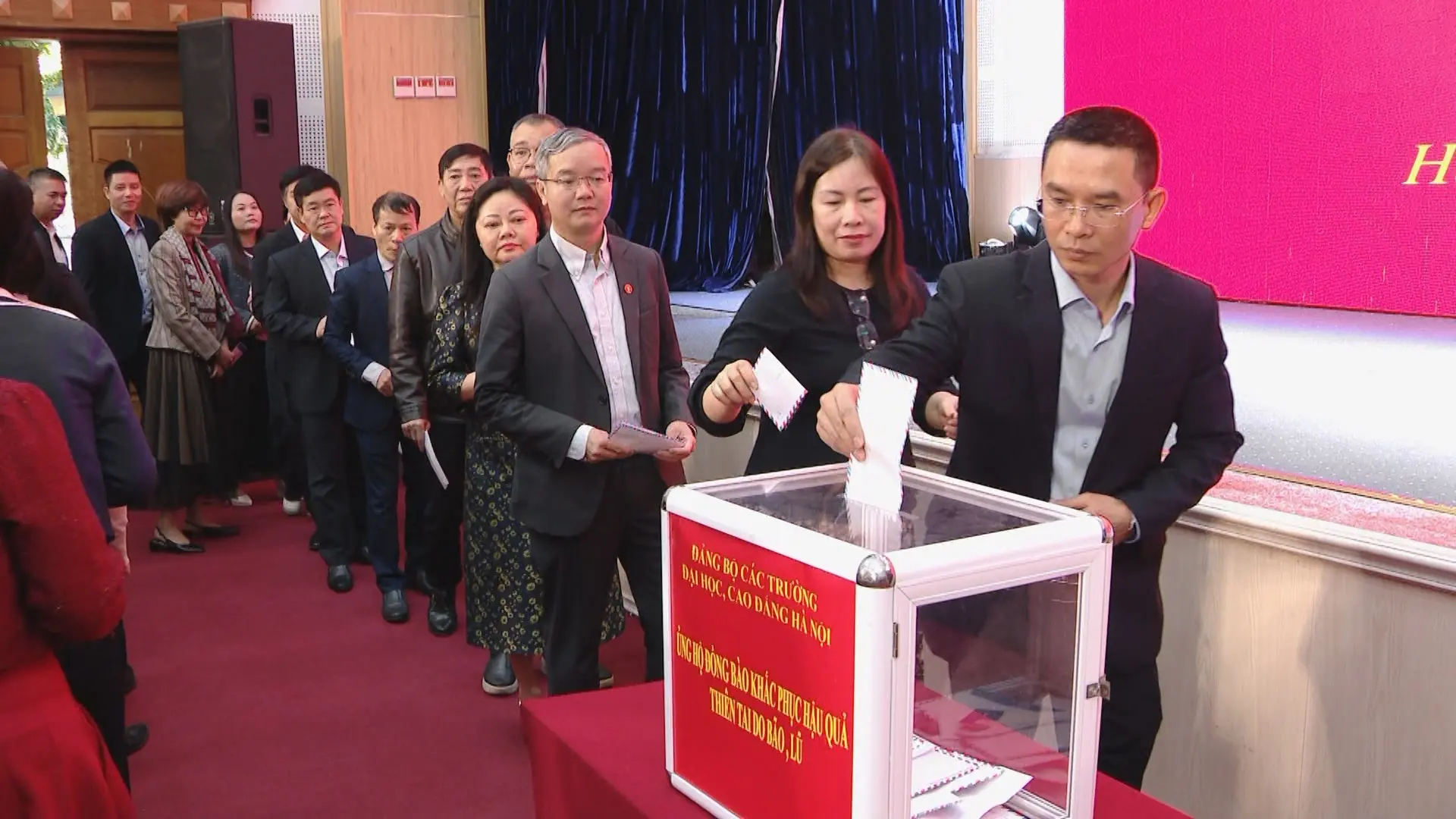 Các trường Đại học, Cao đẳng Hà Nội hướng về vùng lũ